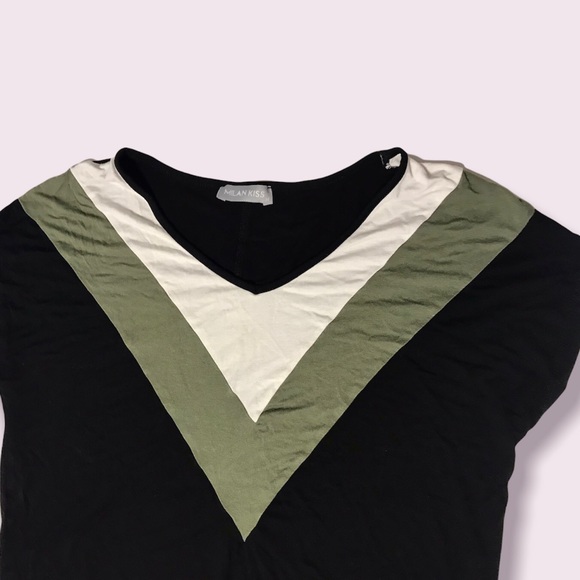 🌟SALE 2/$10.00‼️ MILAN KISS Women’s Black/Olive Color Block Tee size M - Picture 3 of 8